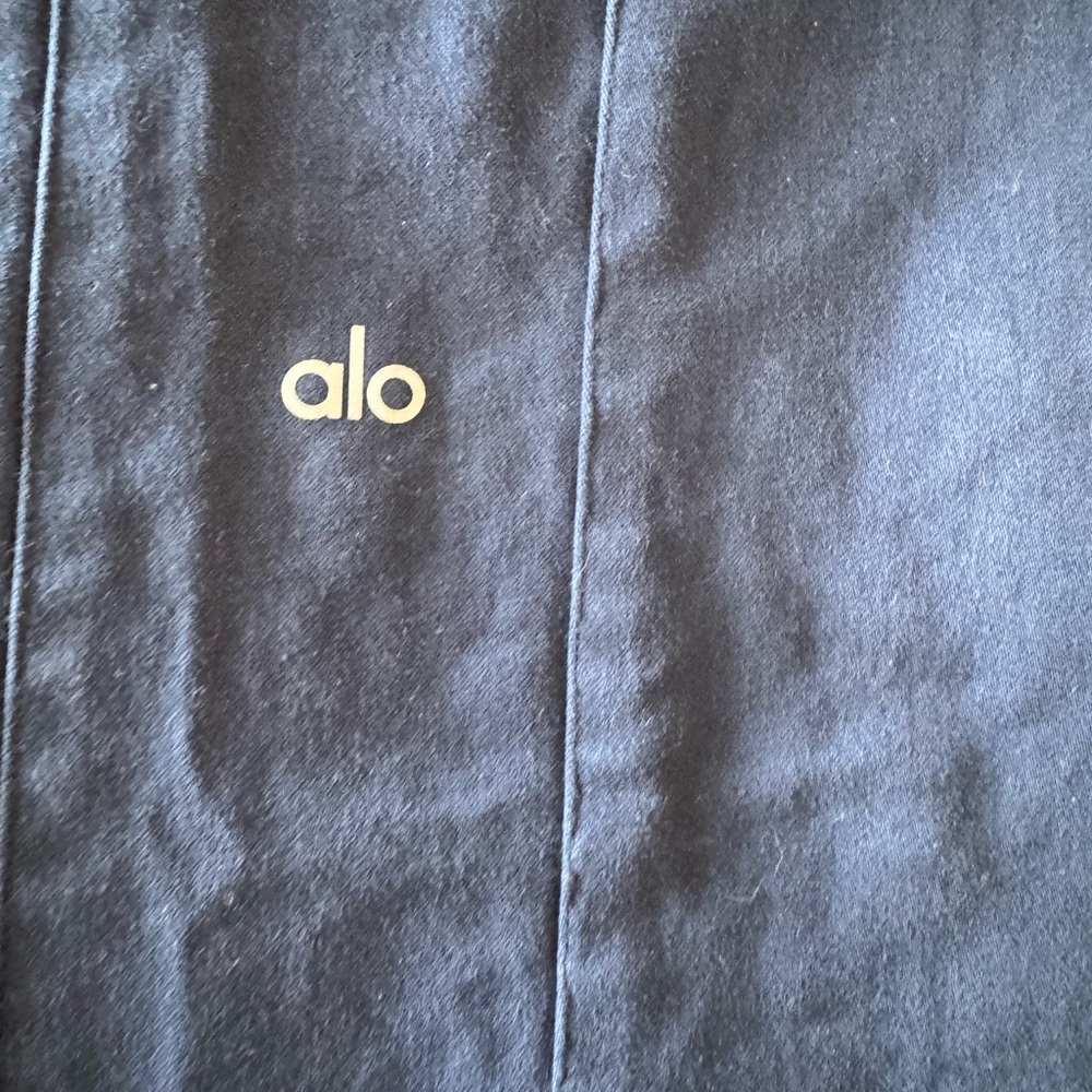 ALO Yoga Women's Navy Wide-Leg Cargo Trousers - Picture 7 of 7
